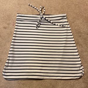 NWOT- Simple Addiction Skirt XS